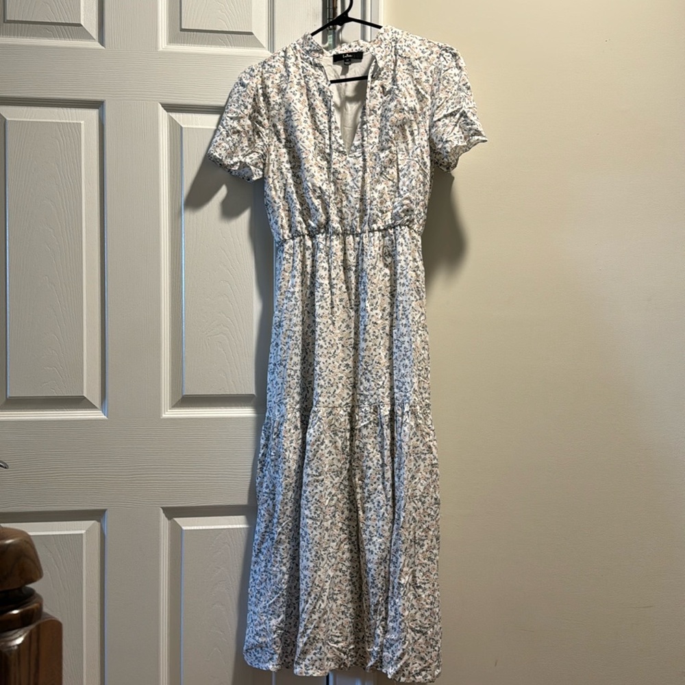 NWOT Lulu’s Flourish With Me White Floral Print Tiered Midi Dress - XS
